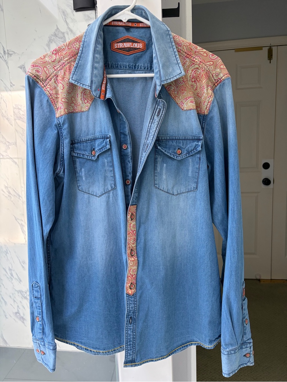 Strawlous Men’s XL Blue Paisley Button-Down Shirt